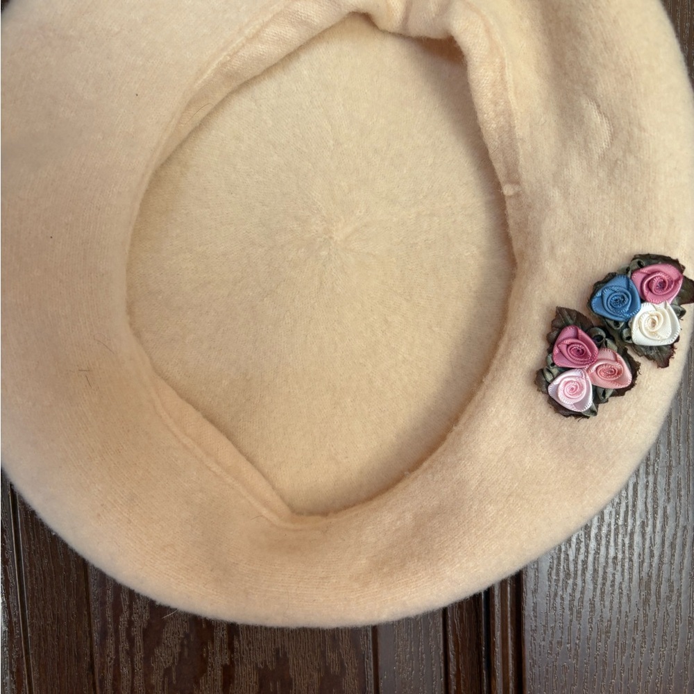 Cream Beret with Floral Accents
